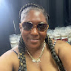 Meet your Posher, Lanay